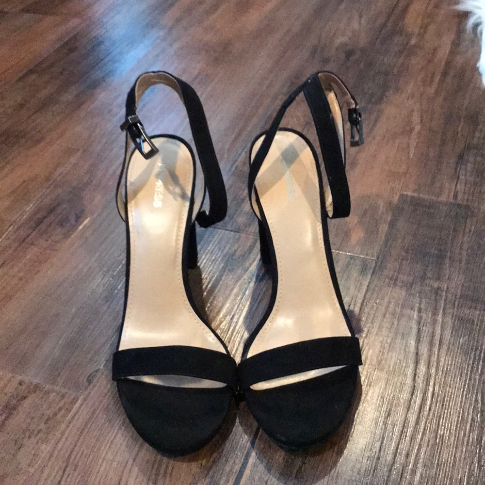 Express black heels - Picture 2 of 3
